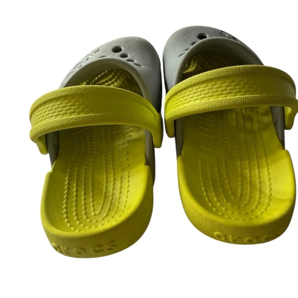 CROCS  Baby Gray and Yellow walking water Shoes Size  6